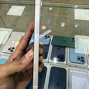 آيفون ١٤ بلس