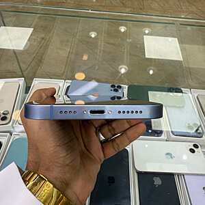 آيفون ١٤ بلس