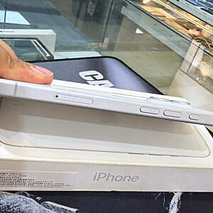 iPhone 16