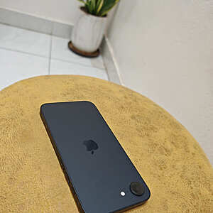 iPhone 16e