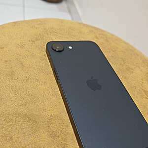 iPhone 16e