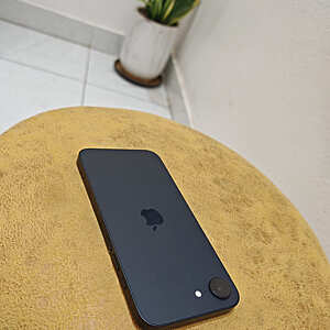 iPhone 16e