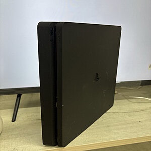 Playstation 4 Slim