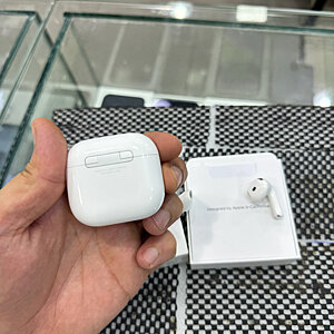 AirPods 4