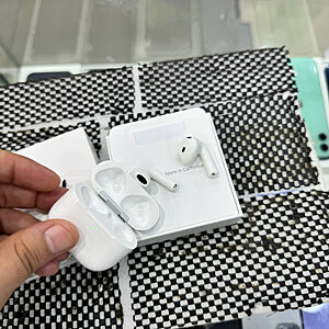 AirPods 4