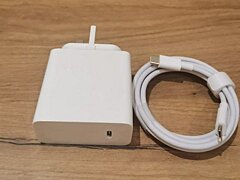 Matebook Charger 65 W